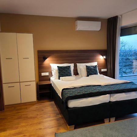 River View Apartments Hotel Братислава Экстерьер фото