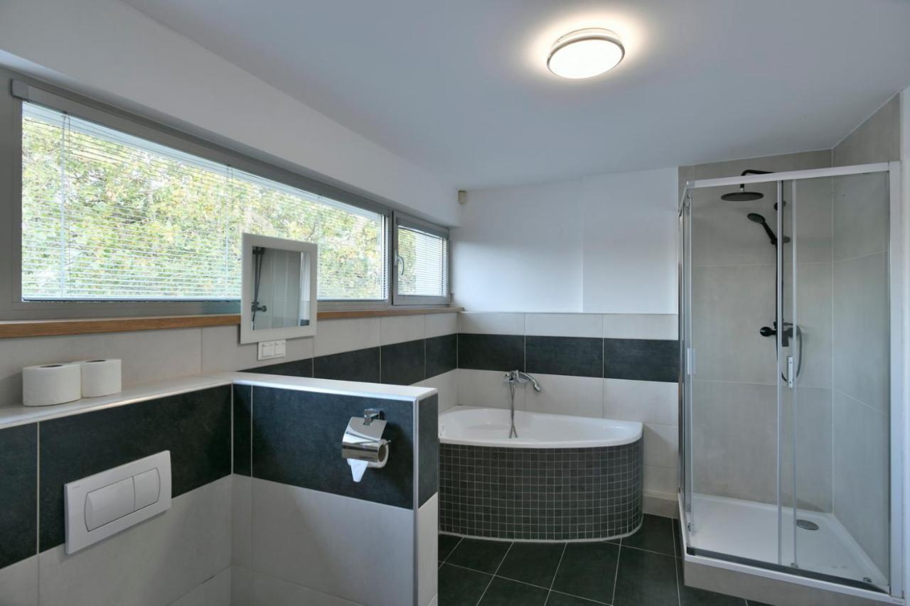 River View Apartments Hotel Братислава Экстерьер фото