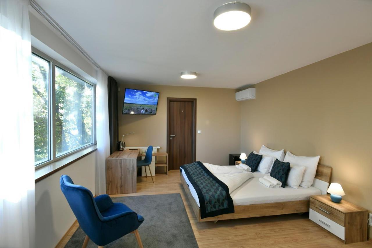 River View Apartments Hotel Братислава Экстерьер фото