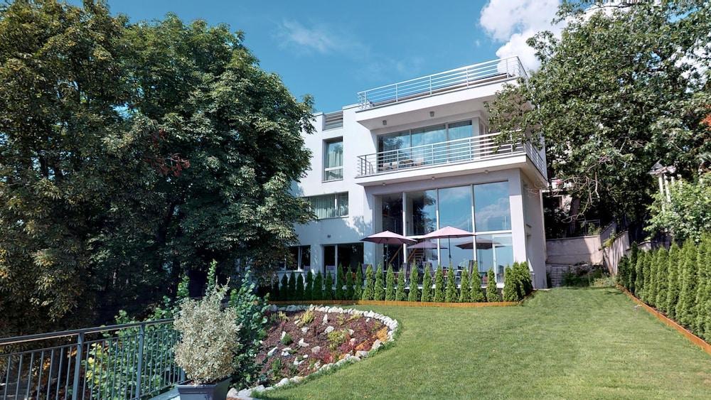 River View Apartments Hotel Братислава Экстерьер фото