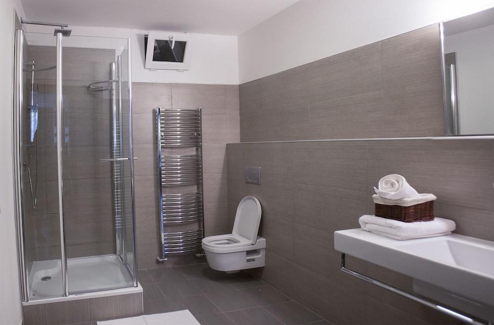 River View Apartments Hotel Братислава Экстерьер фото