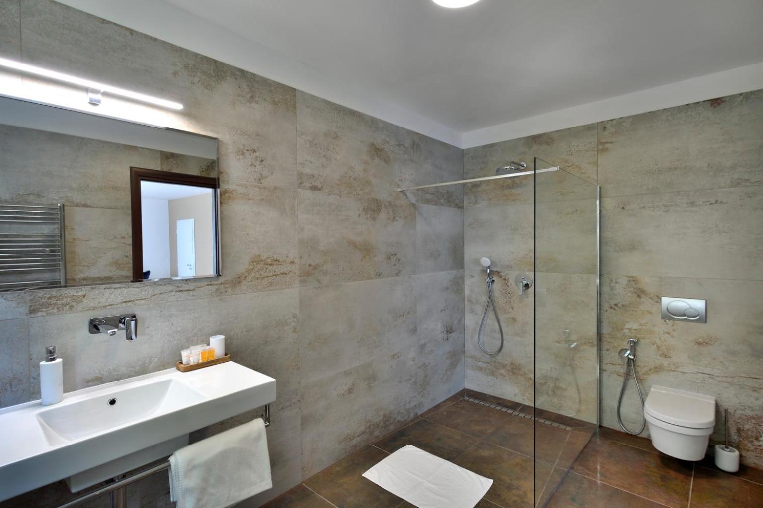 River View Apartments Hotel Братислава Экстерьер фото