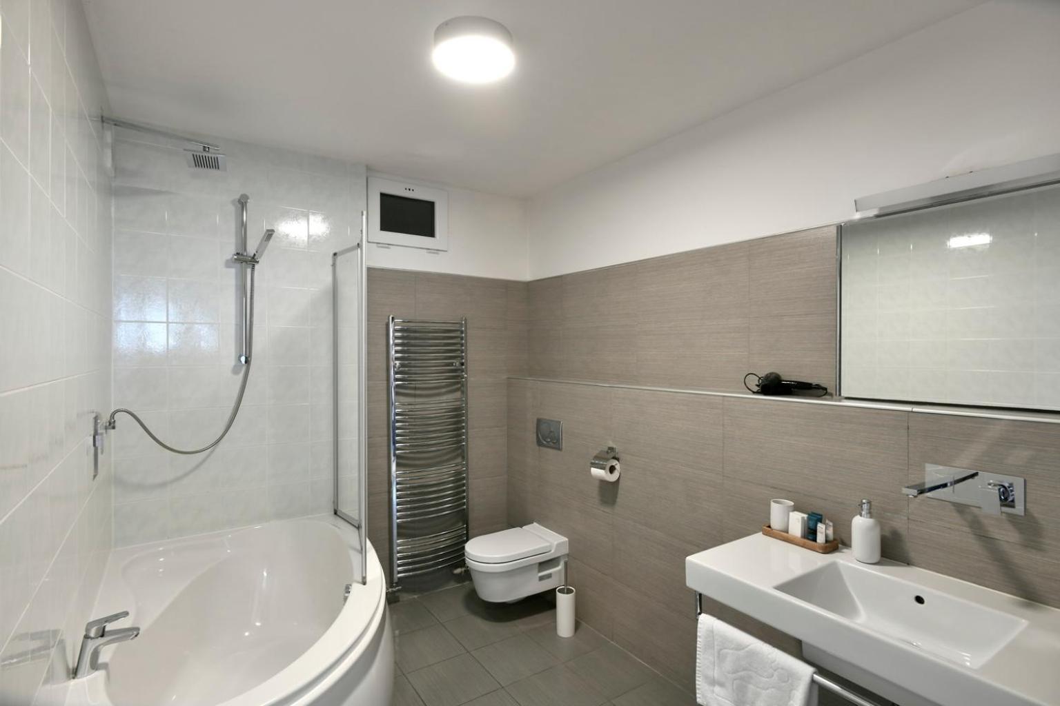 River View Apartments Hotel Братислава Номер фото