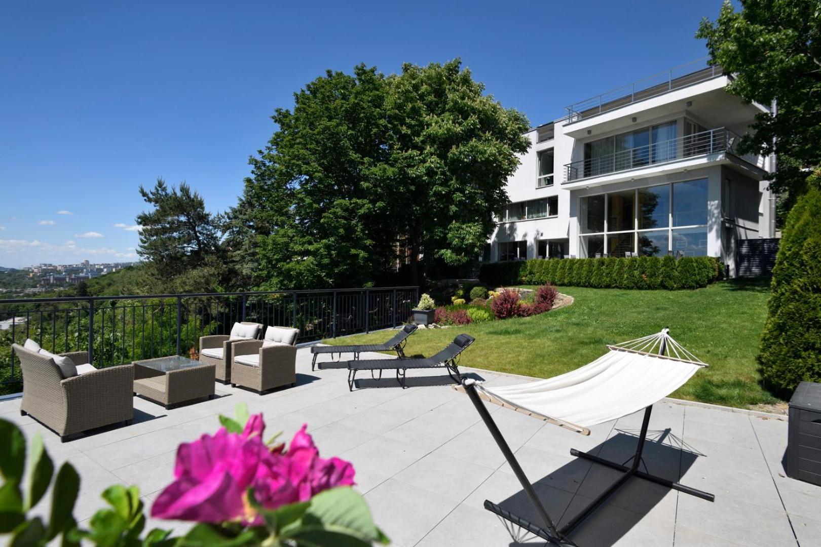 River View Apartments Hotel Братислава Экстерьер фото
